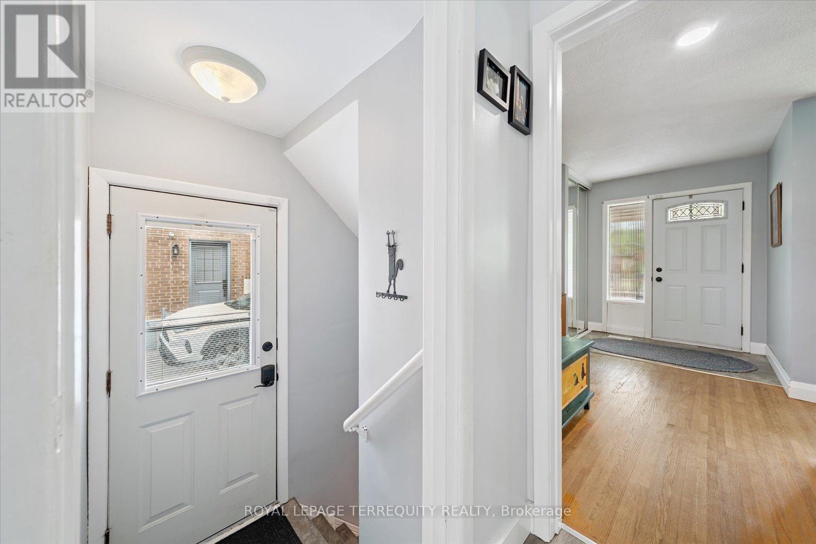 1201 Kingsholm Drive, Mississauga, Ontario  L4Y 2H1 - Photo 32 - W12523478