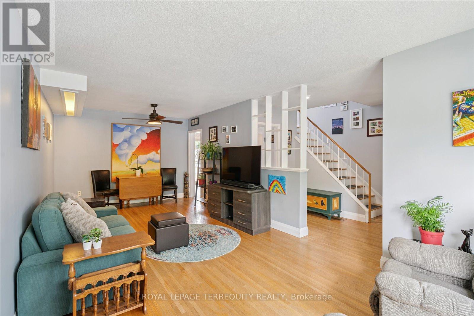 1201 Kingsholm Drive, Mississauga, Ontario  L4Y 2H1 - Photo 10 - W12523478