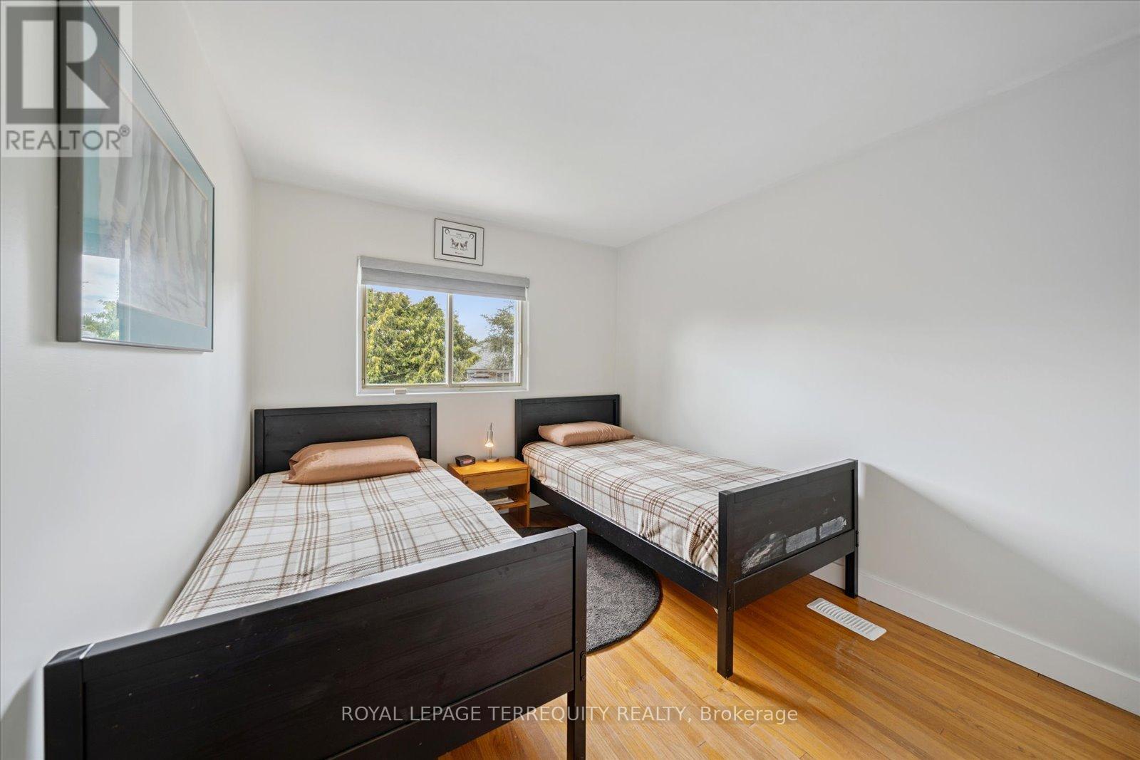 1201 Kingsholm Drive, Mississauga, Ontario  L4Y 2H1 - Photo 27 - W12523478