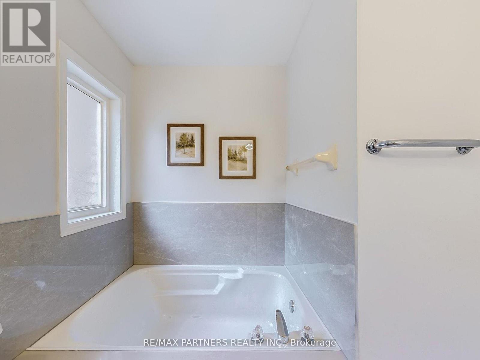 10 Whitford Road, Markham, Ontario  L6C 2J3 - Photo 18 - N12523998