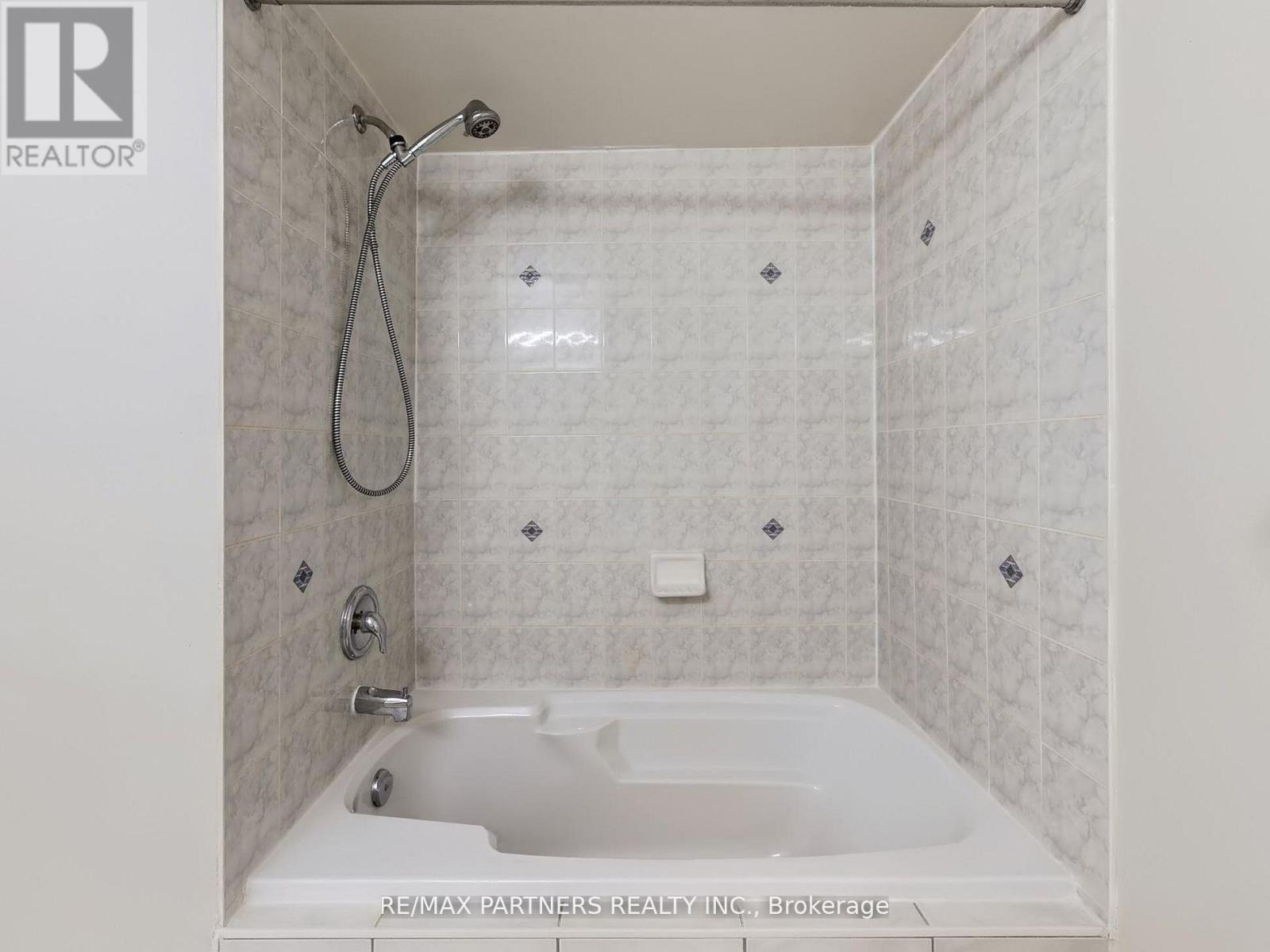 10 Whitford Road, Markham, Ontario  L6C 2J3 - Photo 24 - N12523998