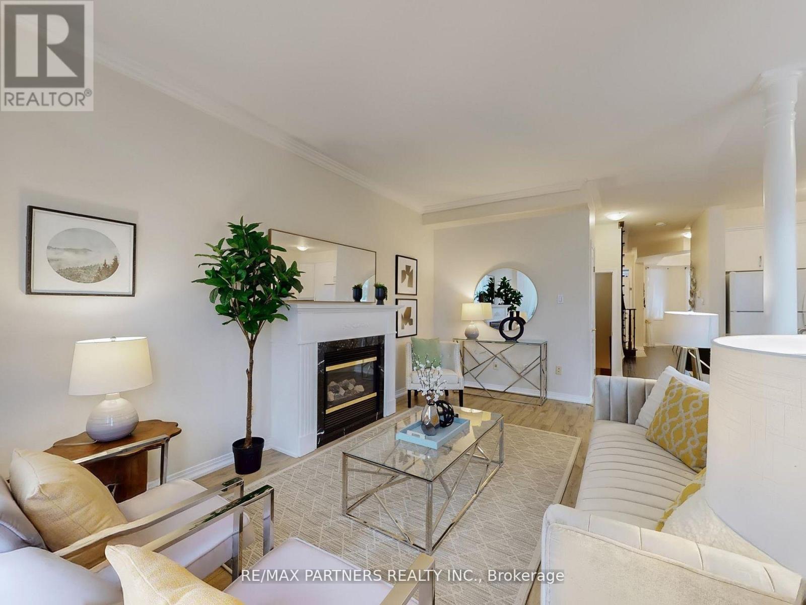 10 Whitford Road, Markham, Ontario  L6C 2J3 - Photo 3 - N12523998