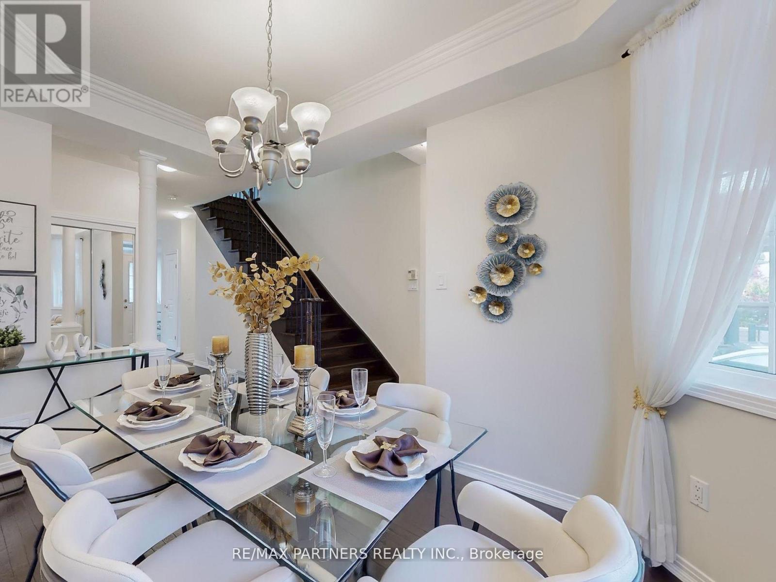 10 Whitford Road, Markham, Ontario  L6C 2J3 - Photo 4 - N12523998