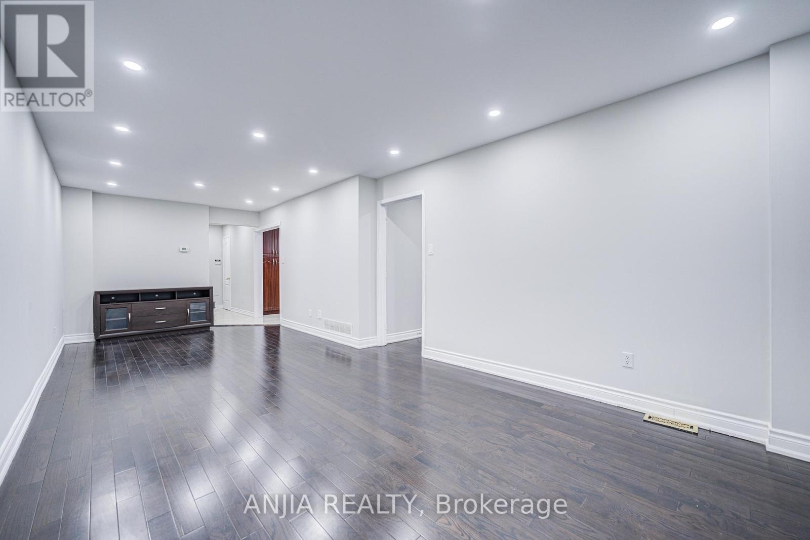 34 Terrosa Road, Markham, Ontario  L3S 2M7 - Photo 12 - N12524030