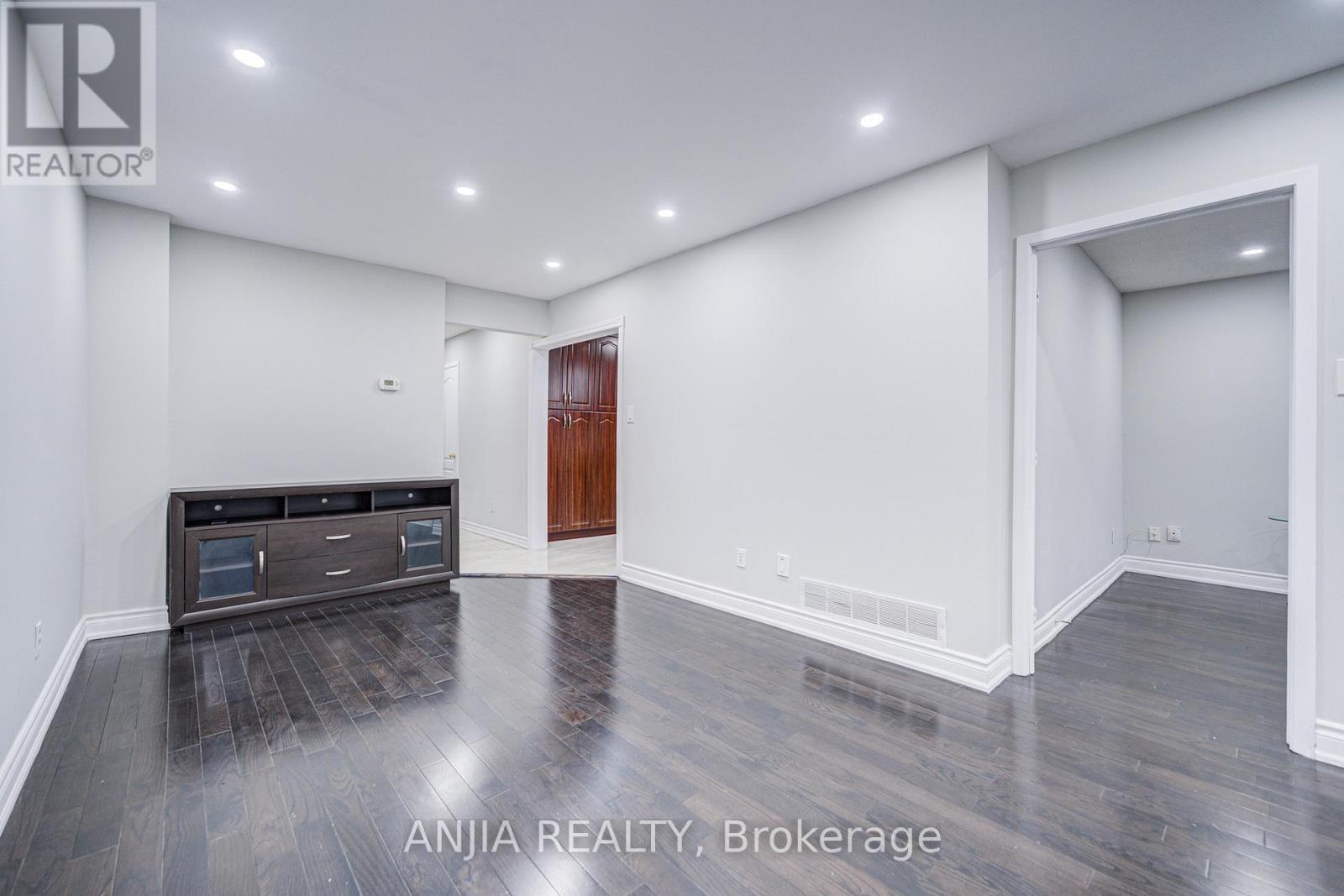 34 Terrosa Road, Markham, Ontario  L3S 2M7 - Photo 13 - N12524030