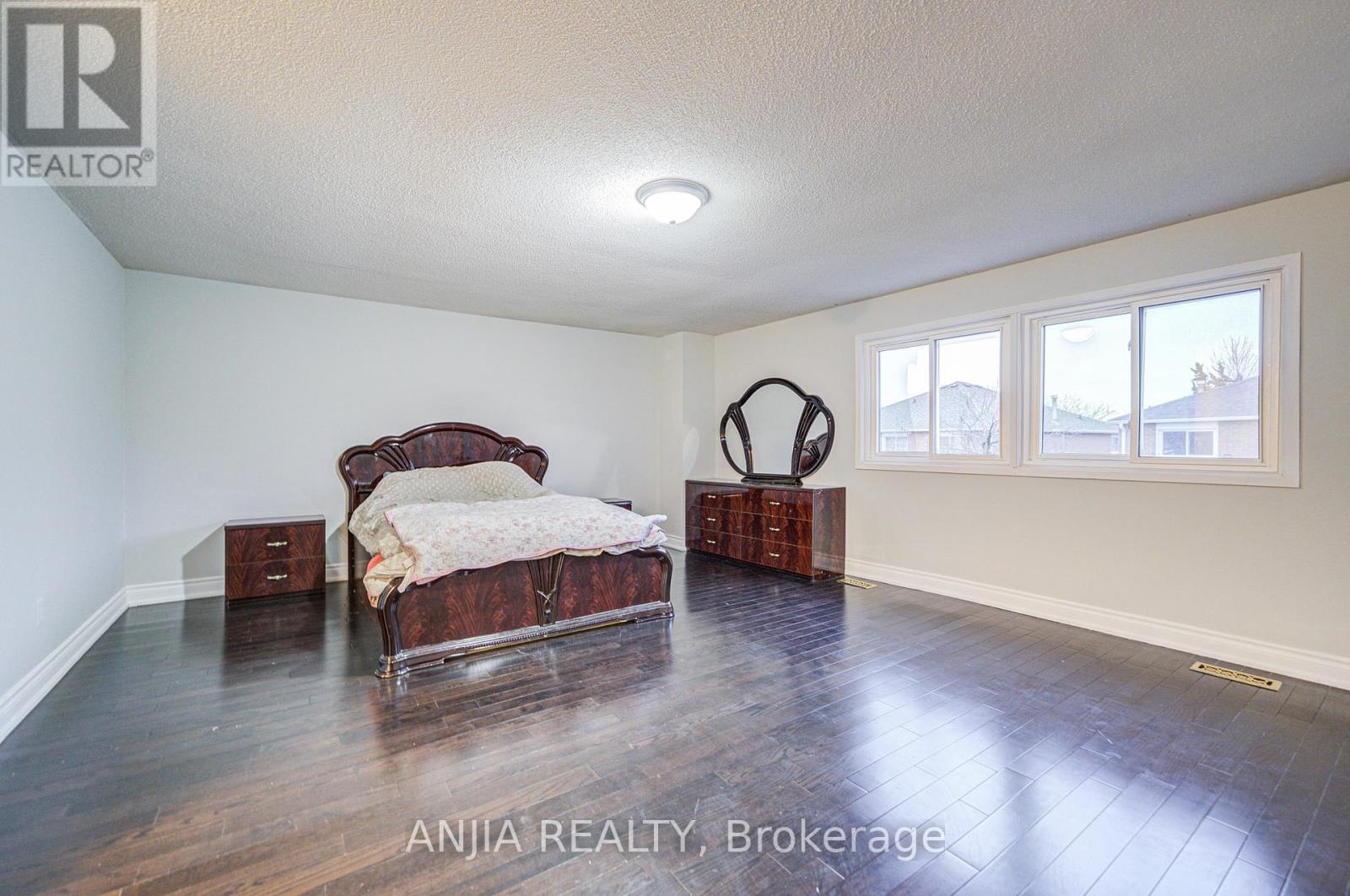 34 Terrosa Road, Markham, Ontario  L3S 2M7 - Photo 19 - N12524030