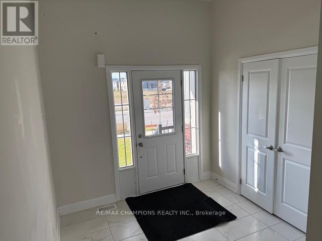 186 Union Boulevard, Wasaga Beach, Ontario  L9Z 0N5 - Photo 4 - S12524094