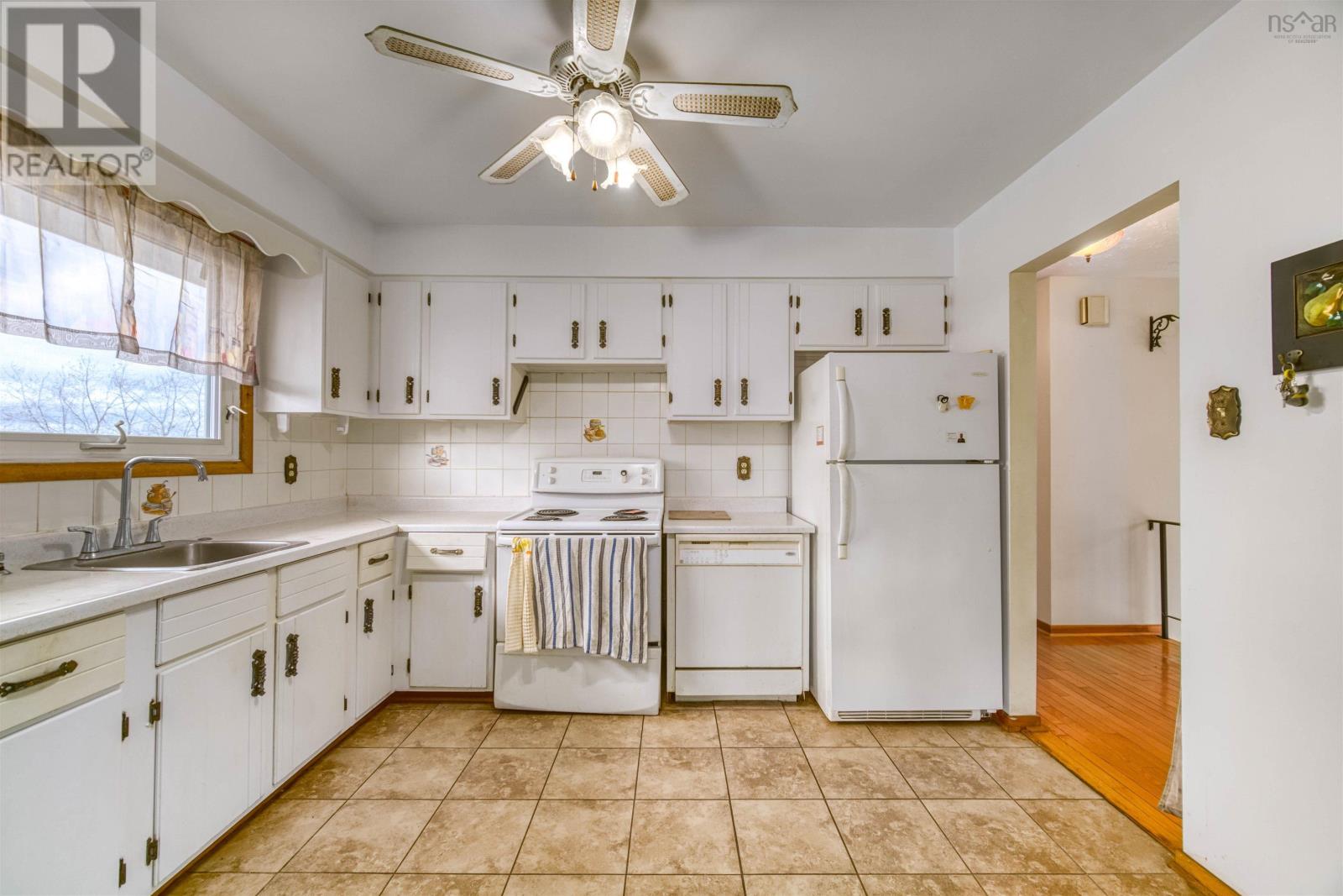 129 Regal Road, Dartmouth, Nova Scotia  B2W 4H7 - Photo 6 - 202527506