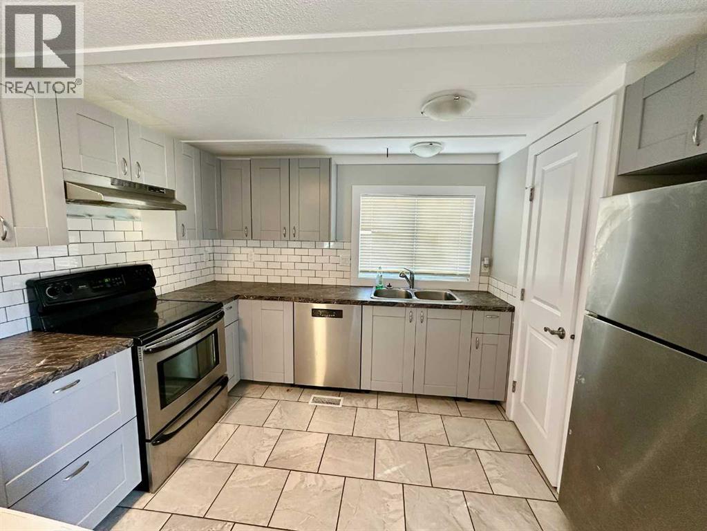 5, 5301 2 Street, Coalhurst, Alberta  T0L 0V0 - Photo 4 - A2264309