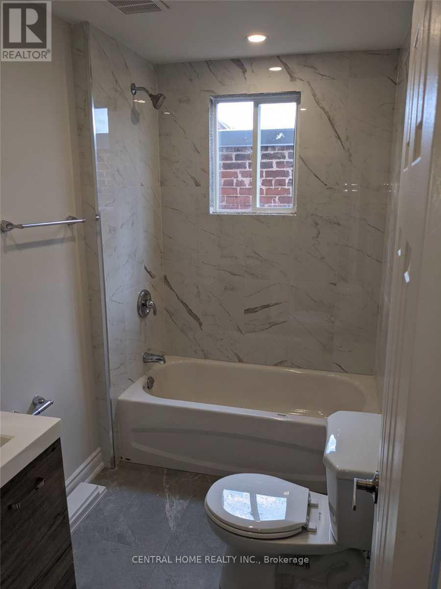 714 Lansdowne Avenue, Toronto, Ontario  M6H 3Y8 - Photo 6 - W12523932