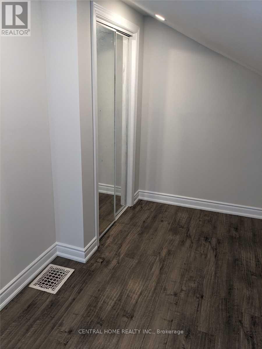 714 Lansdowne Avenue, Toronto, Ontario  M6H 3Y8 - Photo 7 - W12523932