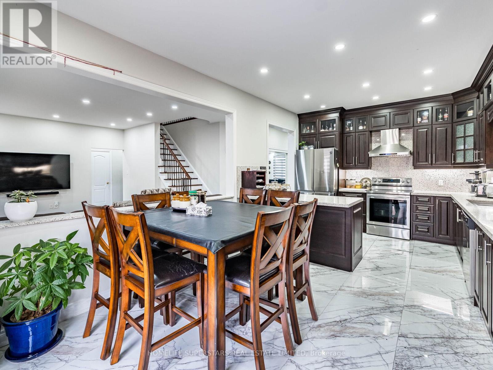 13 Wallaby Way, Brampton, Ontario L6R 3G1 - Photo 18 - W12523972