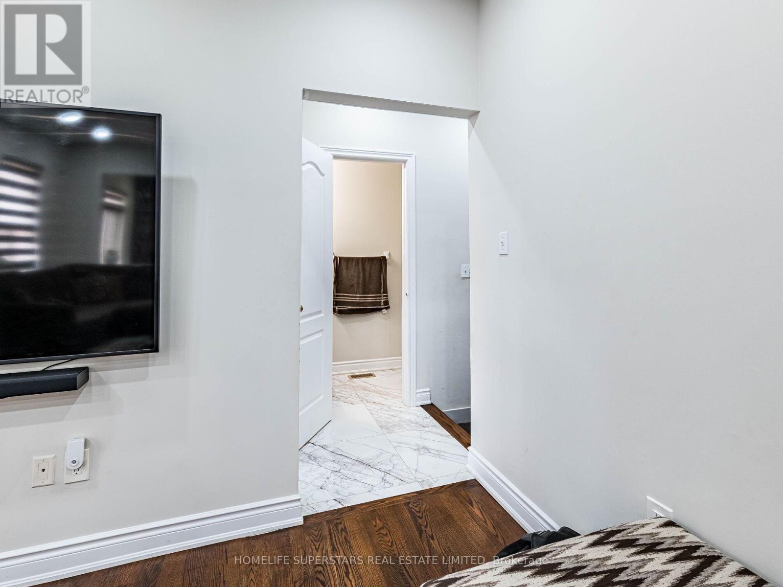 13 Wallaby Way, Brampton, Ontario L6R 3G1 - Photo 19 - W12523972