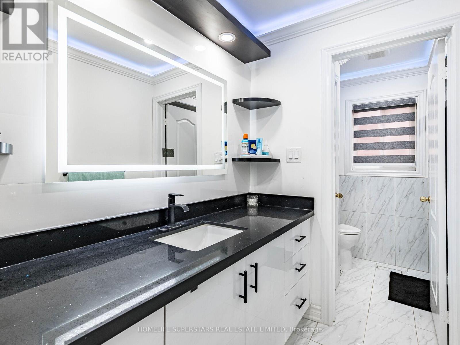 13 Wallaby Way, Brampton, Ontario L6R 3G1 - Photo 37 - W12523972