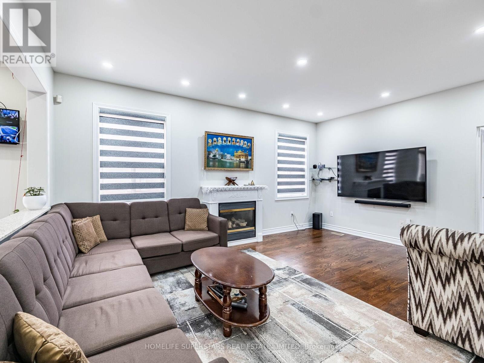 13 Wallaby Way, Brampton, Ontario L6R 3G1 - Photo 9 - W12523972