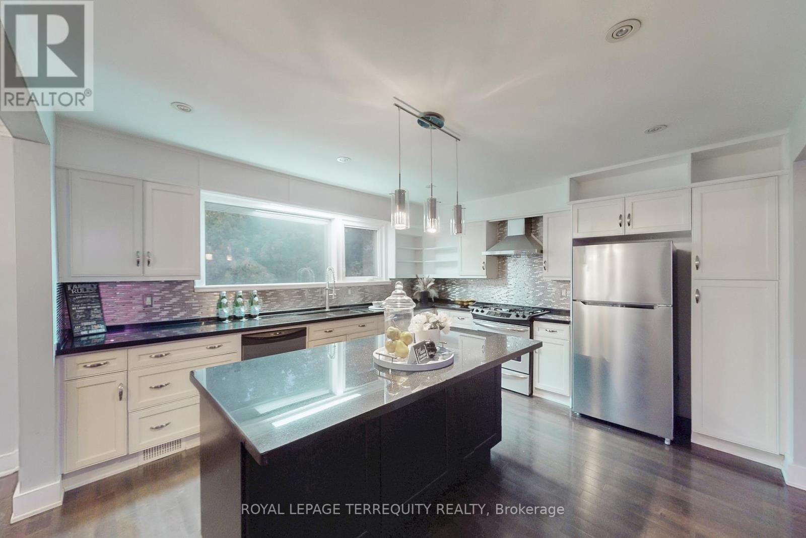 2 Stockton Road, Toronto, Ontario  M6A 1K7 - Photo 10 - W12524038