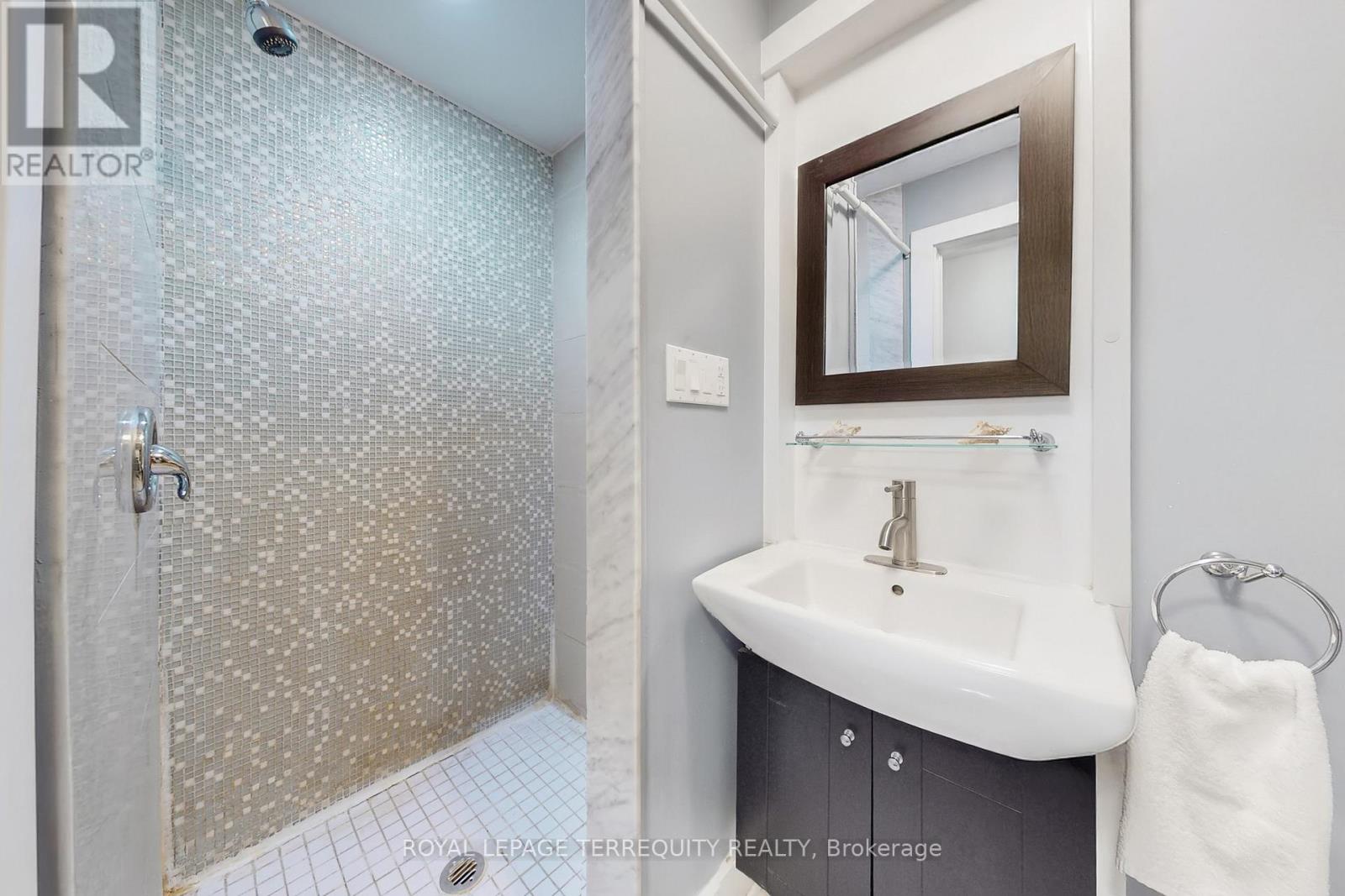 2 Stockton Road, Toronto, Ontario  M6A 1K7 - Photo 29 - W12524038