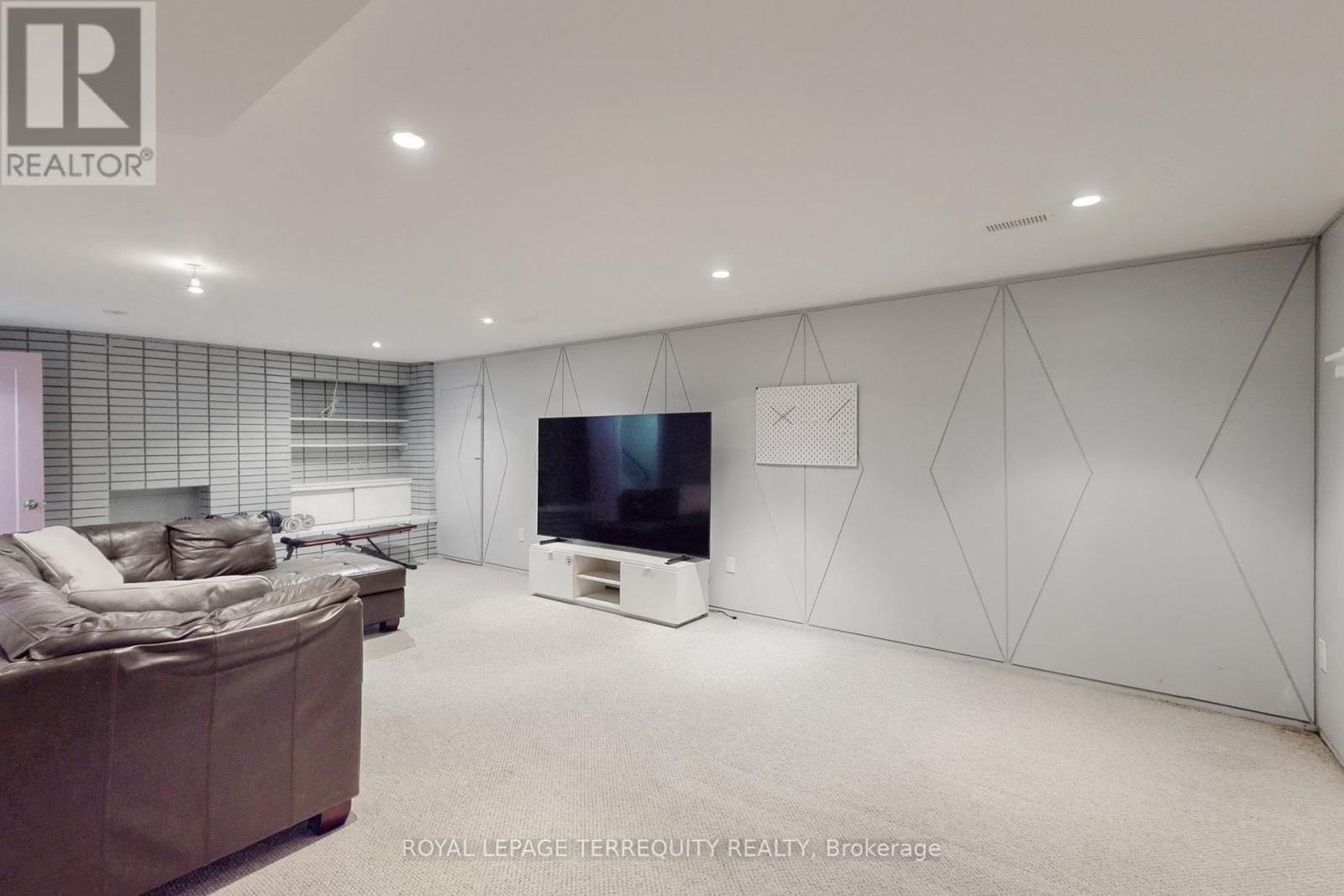 2 Stockton Road, Toronto, Ontario  M6A 1K7 - Photo 33 - W12524038