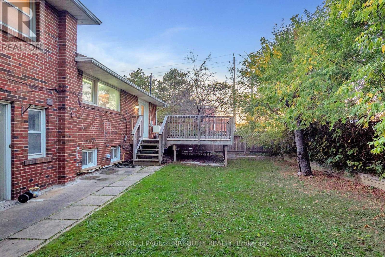 2 Stockton Road, Toronto, Ontario  M6A 1K7 - Photo 40 - W12524038