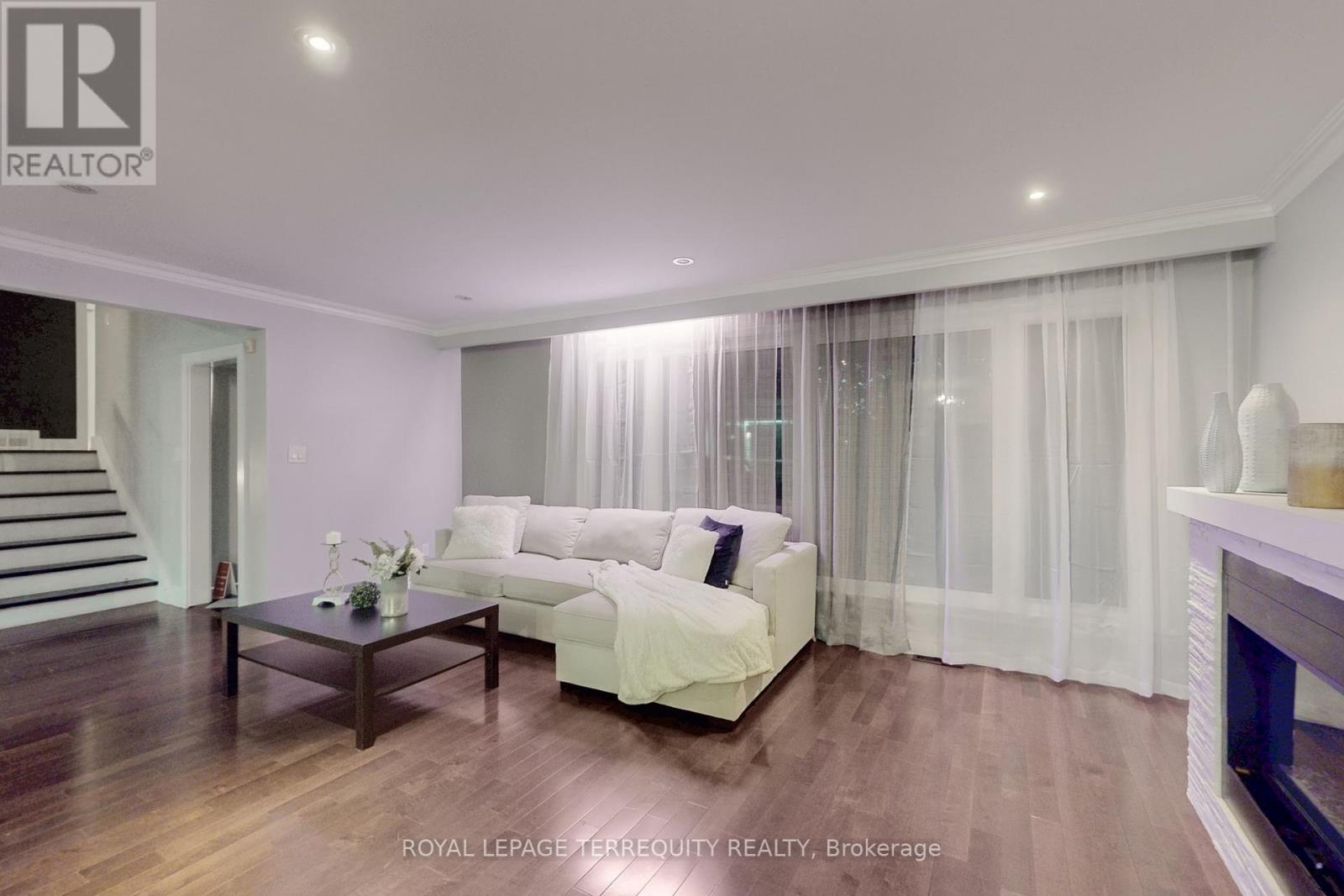 2 Stockton Road, Toronto, Ontario  M6A 1K7 - Photo 6 - W12524038