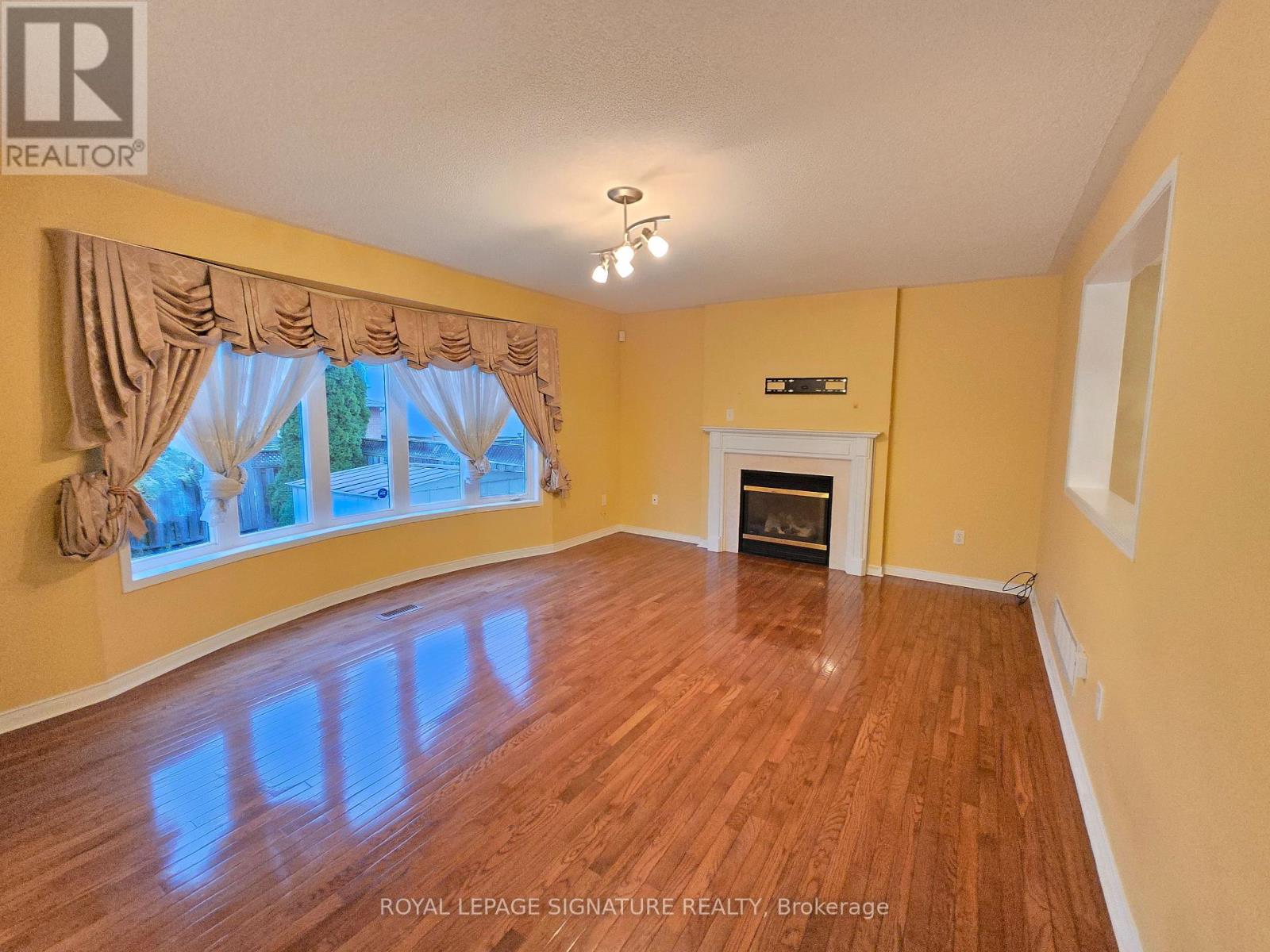 Upper - 181 Brisdale Drive, Brampton, Ontario  L7A 2Y8 - Photo 9 - W12524068