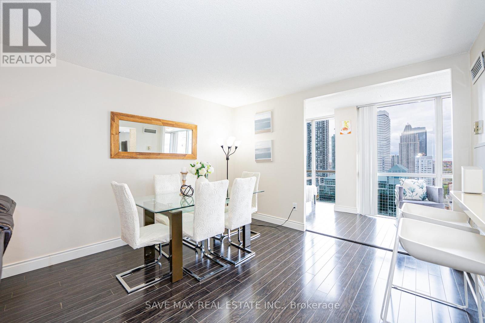 2207 - 350 Webb Drive, Mississauga, Ontario  L5B 3W4 - Photo 10 - W12524070