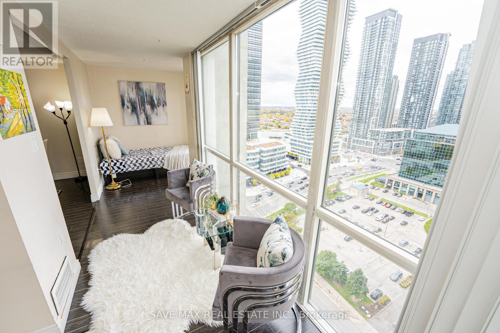 2207 - 350 Webb Drive, Mississauga, Ontario  L5B 3W4 - Photo 17 - W12524070