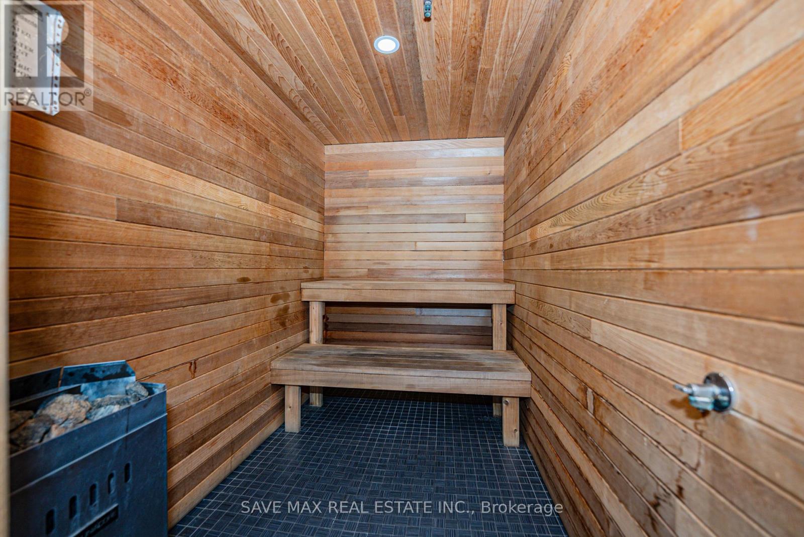 2207 - 350 Webb Drive, Mississauga, Ontario  L5B 3W4 - Photo 32 - W12524070