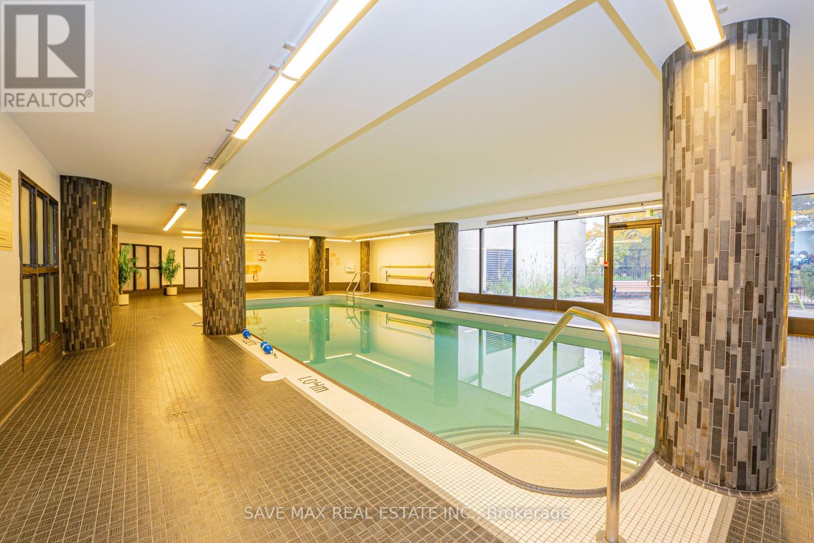 2207 - 350 Webb Drive, Mississauga, Ontario  L5B 3W4 - Photo 33 - W12524070