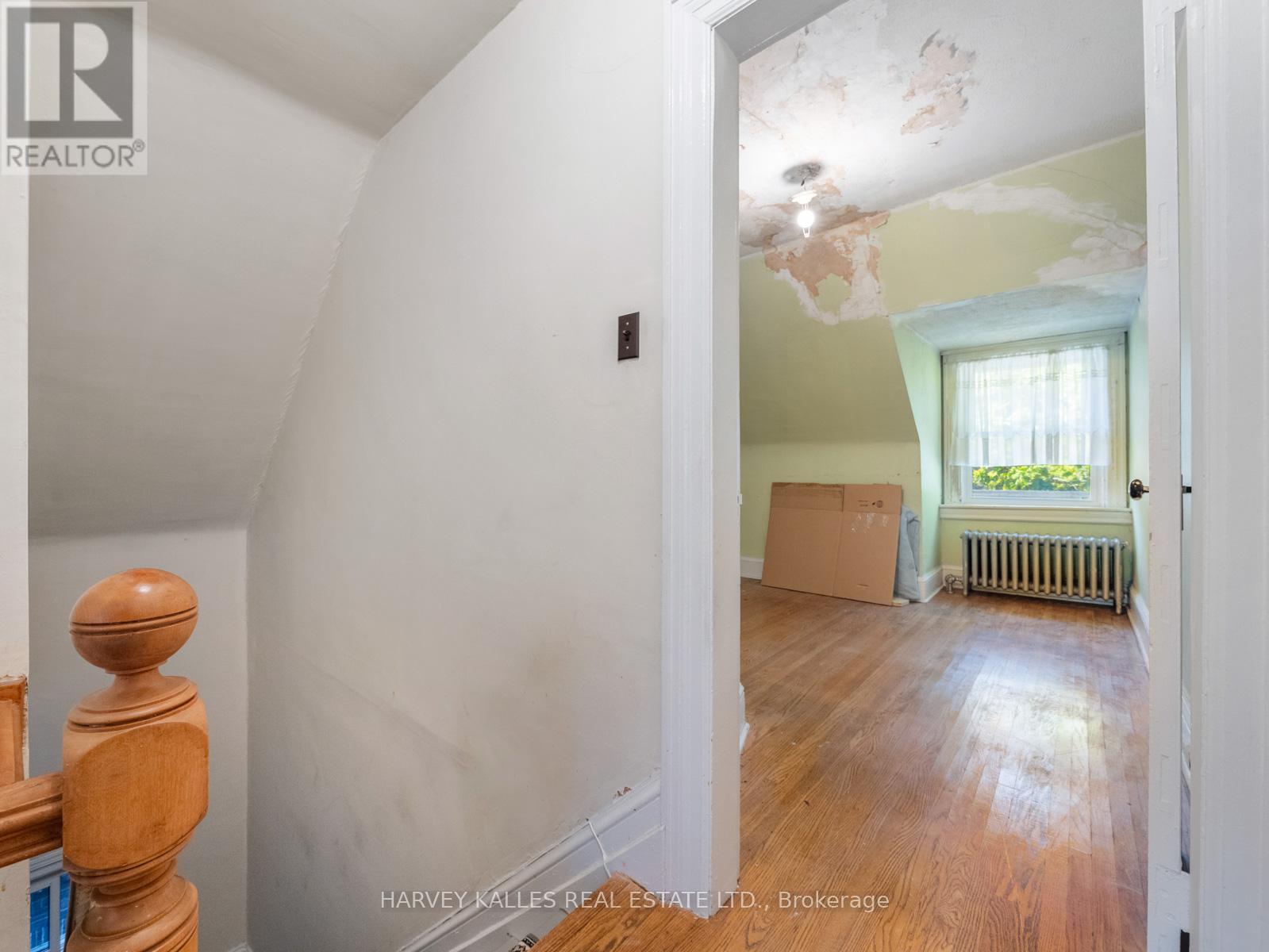 132 Close Avenue, Toronto, Ontario  M6K 2V5 - Photo 35 - W12524112