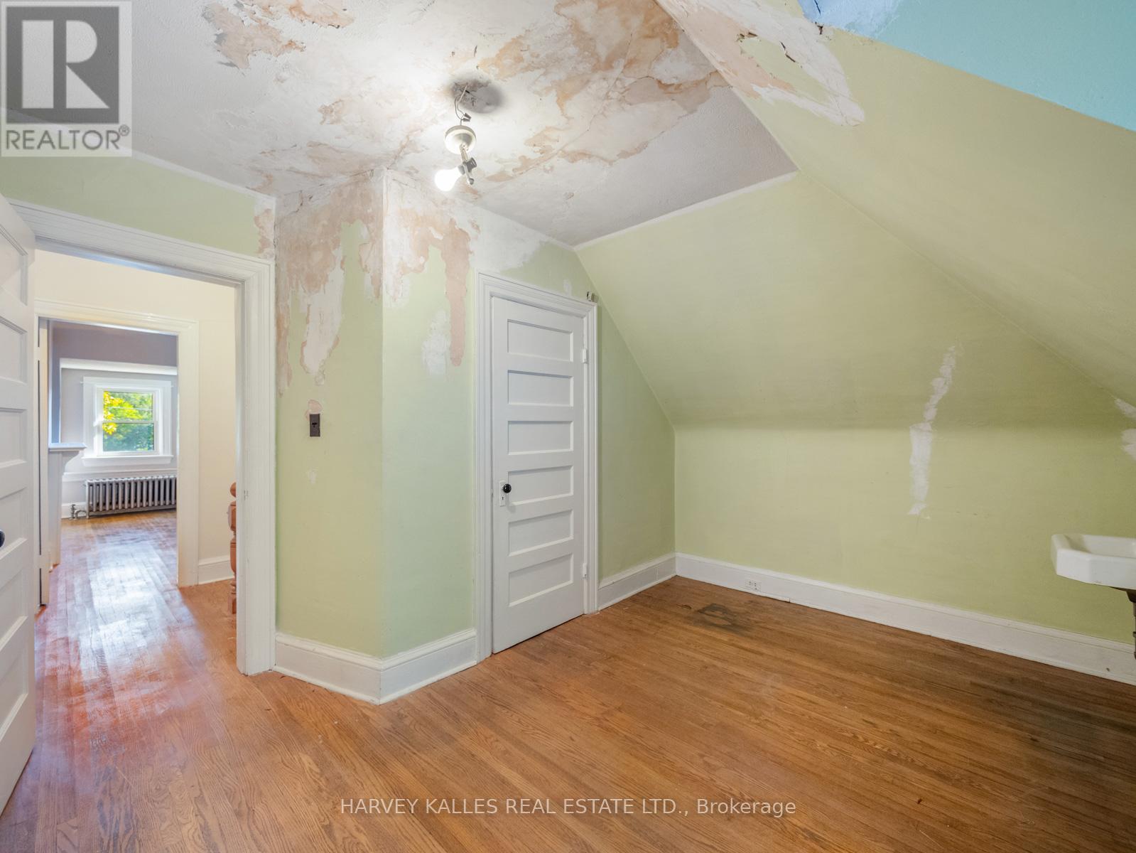 132 Close Avenue, Toronto, Ontario  M6K 2V5 - Photo 37 - W12524112