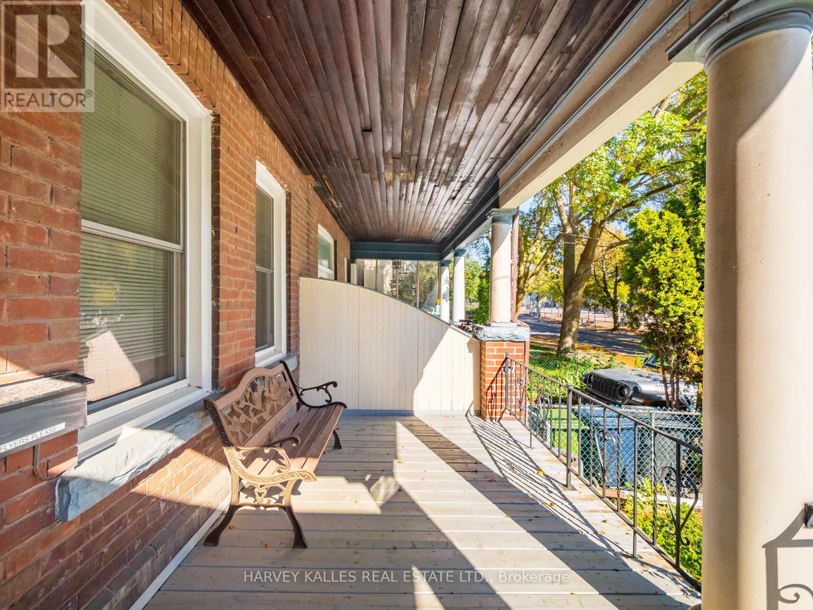 132 Close Avenue, Toronto, Ontario  M6K 2V5 - Photo 4 - W12524112