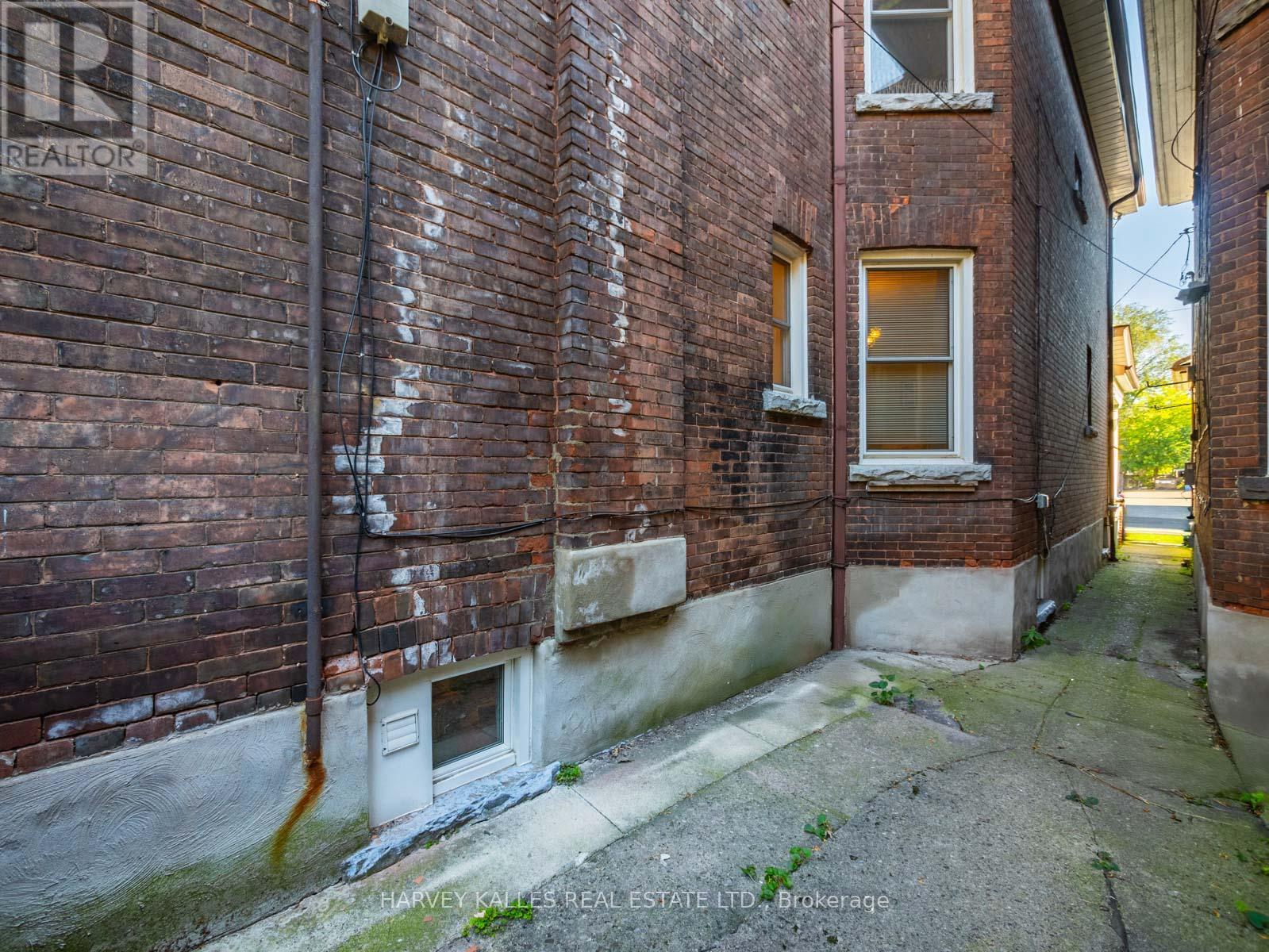 132 Close Avenue, Toronto, Ontario  M6K 2V5 - Photo 49 - W12524112