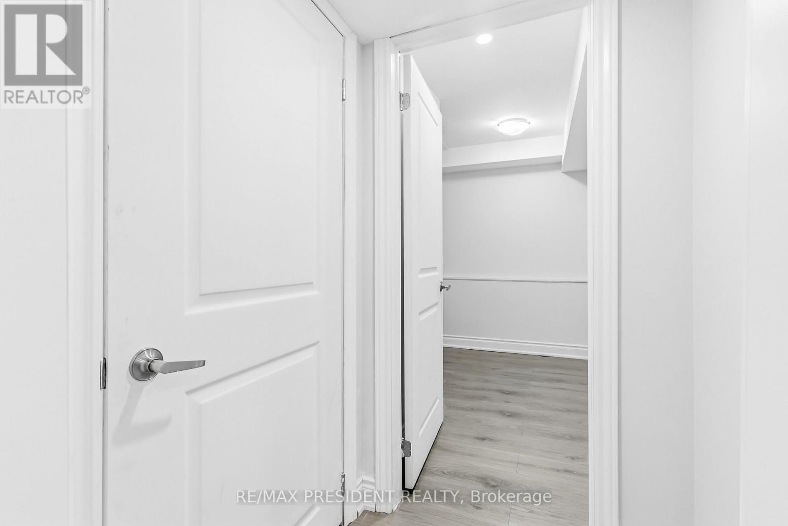 3152 Angel Pass Drive Drive, Mississauga, Ontario  L5M 7R5 - Photo 37 - W12524114