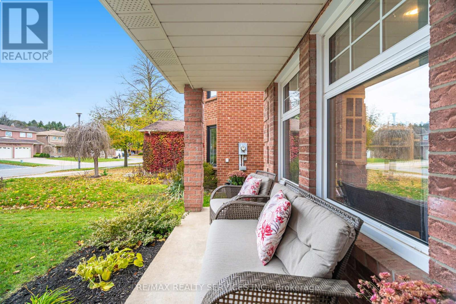 25 Deer Valley Drive, Caledon, Ontario L7E 2E3 - Photo 3 - W12524142