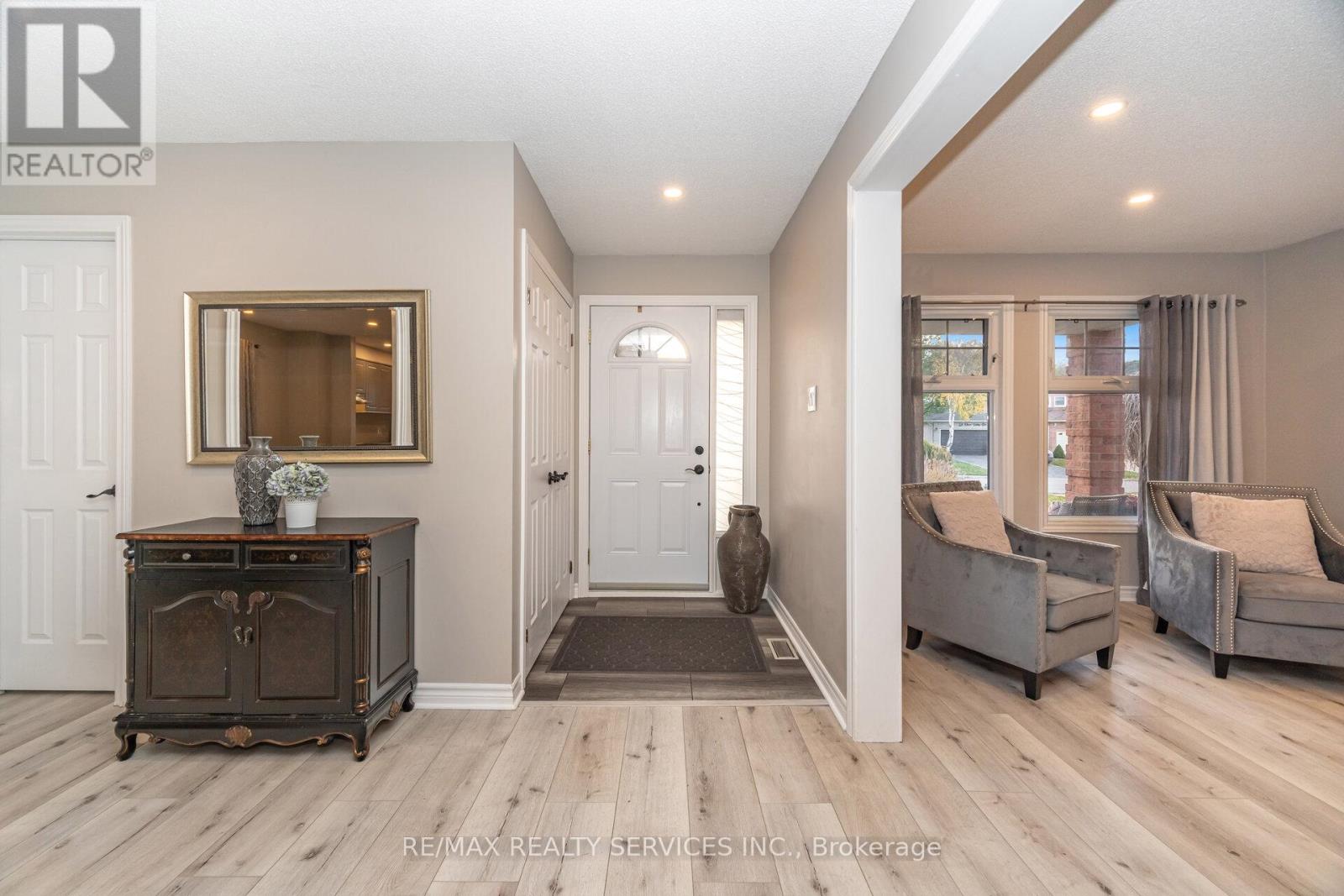 25 Deer Valley Drive, Caledon, Ontario L7E 2E3 - Photo 5 - W12524142