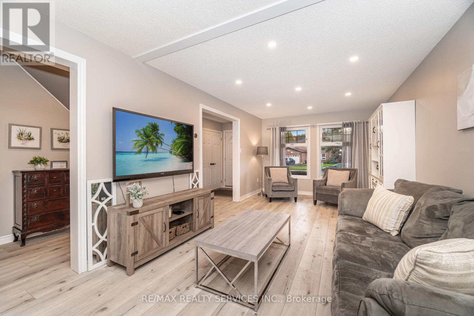 25 Deer Valley Drive, Caledon, Ontario L7E 2E3 - Photo 7 - W12524142