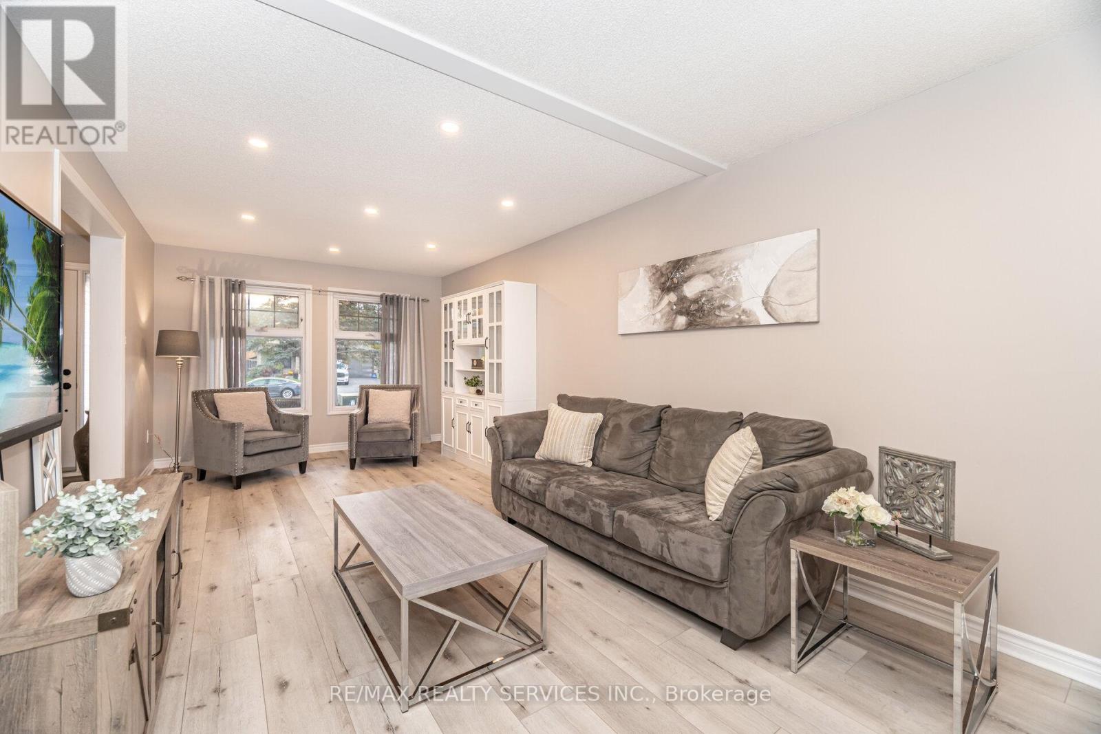 25 Deer Valley Drive, Caledon, Ontario L7E 2E3 - Photo 8 - W12524142