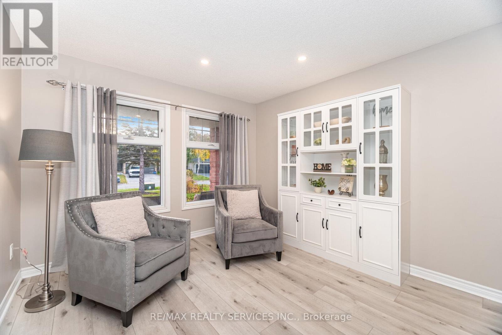 25 Deer Valley Drive, Caledon, Ontario L7E 2E3 - Photo 9 - W12524142