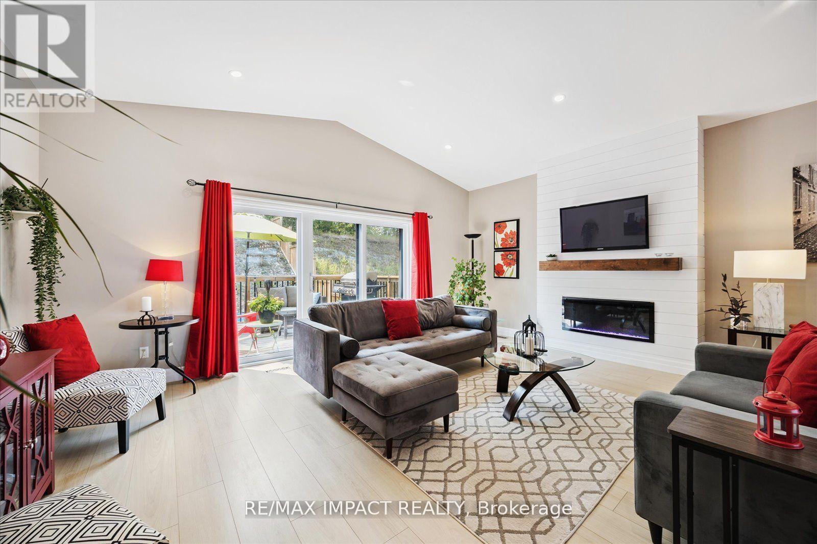 53 Meagan Lane, Quinte West, Ontario K0K 2C0 - Photo 4 - X12524154