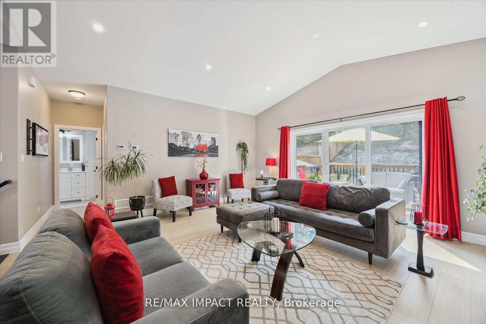 53 Meagan Lane, Quinte West, Ontario K0K 2C0 - Photo 7 - X12524154