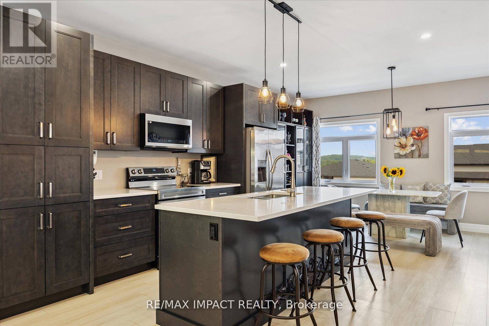 53 Meagan Lane, Quinte West, Ontario K0K 2C0 - Photo 9 - X12524154