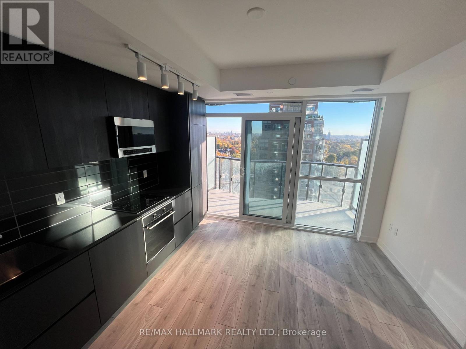 1303 - 110 Broadway Avenue, Toronto, Ontario  M4P 1V7 - Photo 6 - C12517050