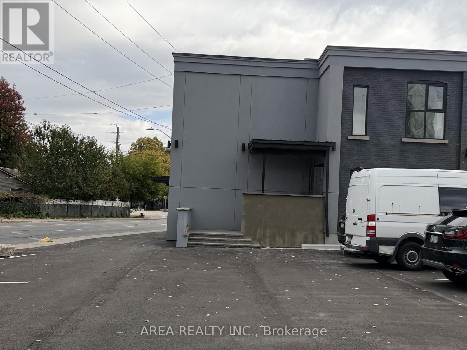 Retail - 96 Wilson Street, Hamilton, Ontario  L8R 1C9 - Photo 4 - X12523992