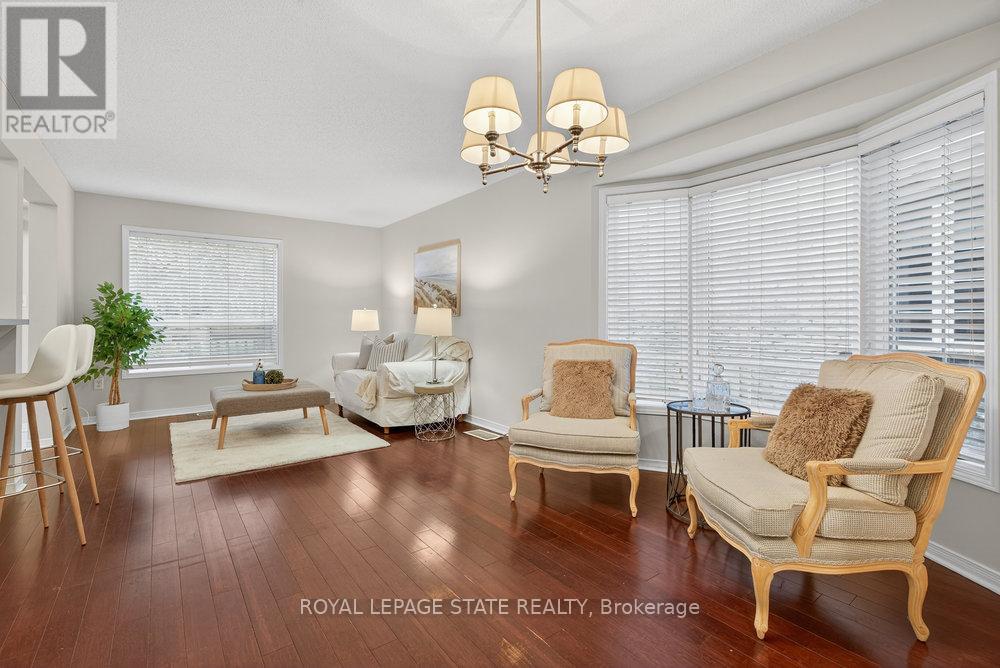 37 - 76 Frances Avenue, Hamilton, Ontario  L8E 5X2 - Photo 2 - X12523994