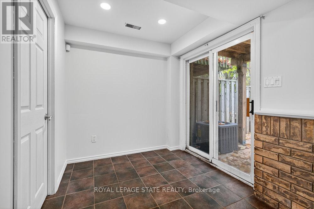 37 - 76 Frances Avenue, Hamilton, Ontario  L8E 5X2 - Photo 28 - X12523994