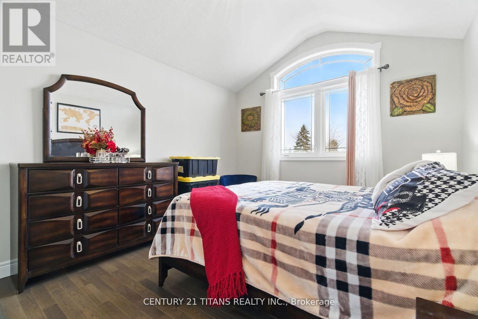 2 Sparrow Crescent E, East Luther Grand Valley, Ontario  L9W 7P2 - Photo 23 - X12524026