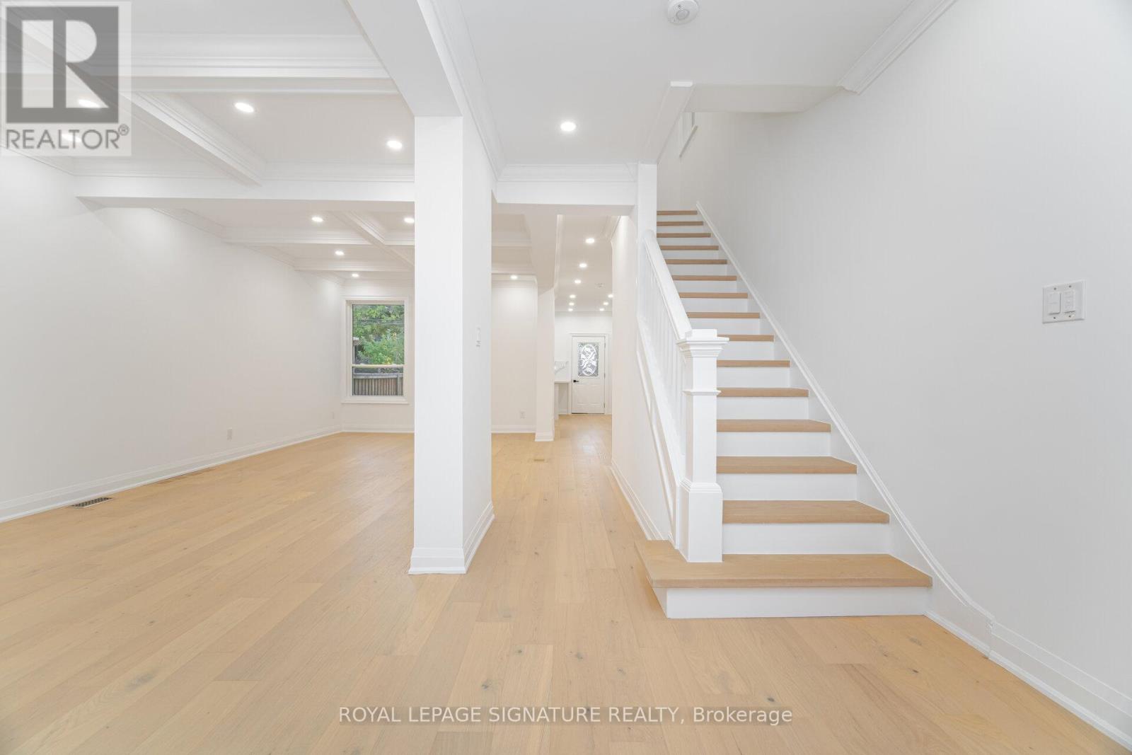 285 Charlton Avenue W, Hamilton, Ontario  L8P 2E4 - Photo 4 - X12524064