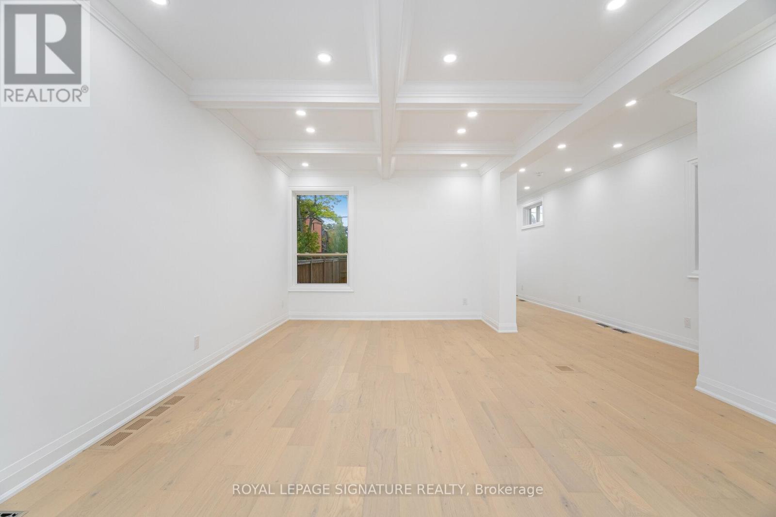 285 Charlton Avenue W, Hamilton, Ontario  L8P 2E4 - Photo 9 - X12524064