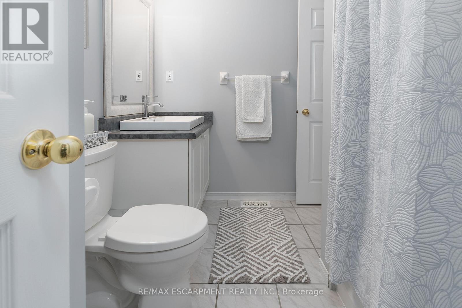 10 - 1523 Upper Gage Avenue, Hamilton, Ontario  L8W 1E6 - Photo 12 - X12524084